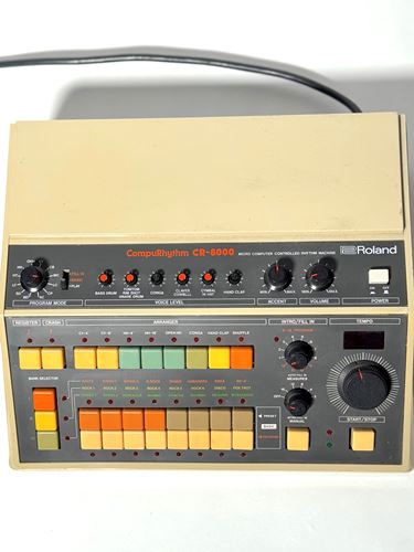 Roland-CR8000"